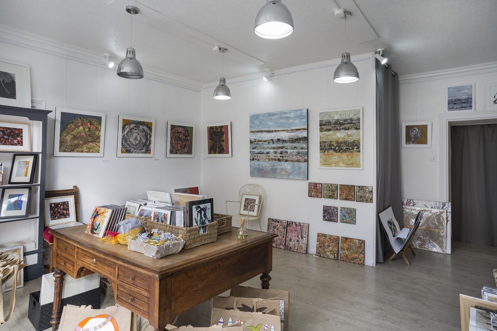 Le-salon-Atelier-Galerie-La-Roche-sur-Yon-85-DEG-1