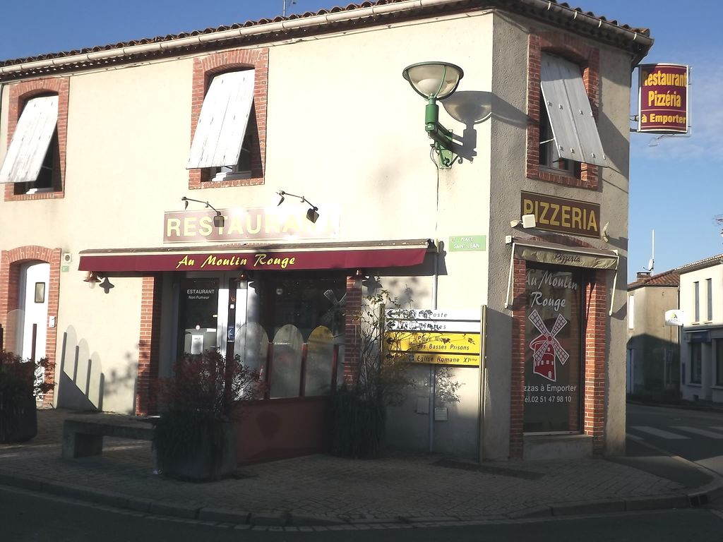 Moulin-rouge-la-chaize-le-vicomte-85-res