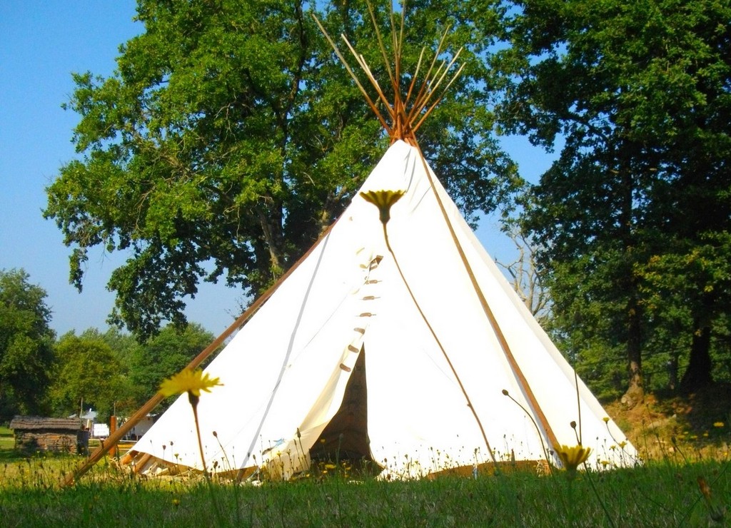 hébergement-insolite-tipi-la-combe-le-tablier-85-HLO-1